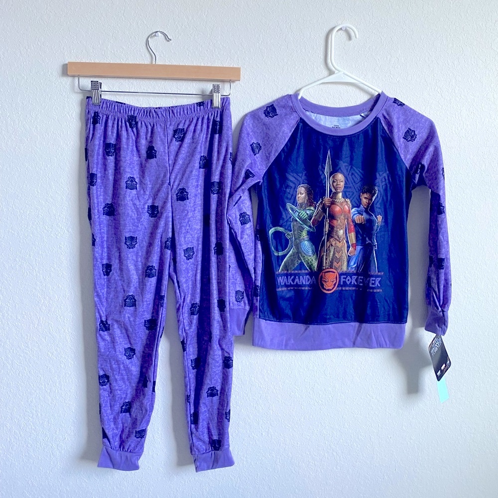 Marvel studios Black Panther (Wakanda Forever) Girls pajamas size 10/12 NWT